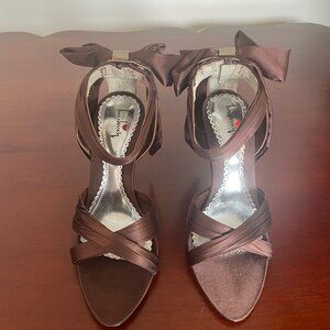 Vintage Luichiny Duchess Brown Satin Bow Shoe, Size 6